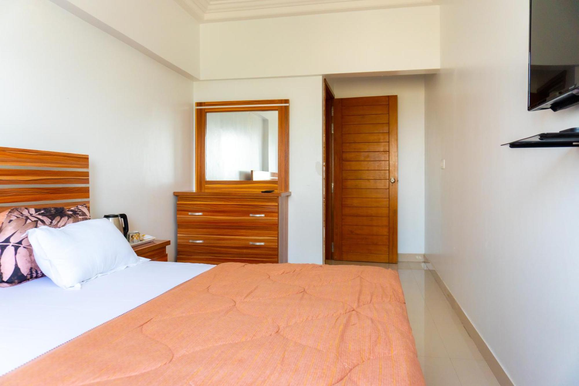 Chambres Meublees Avenue Cheikh Anta Diop Dakar Ngoại thất bức ảnh