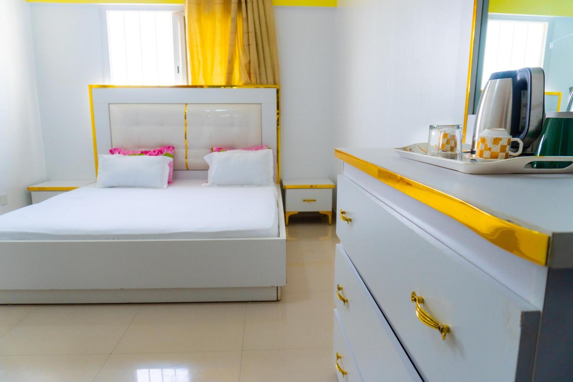 Chambres Meublees Avenue Cheikh Anta Diop Dakar Ngoại thất bức ảnh